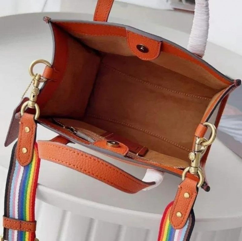 Coach_Field_Tote_Sticker_NewYork_Edition_DoubleBox