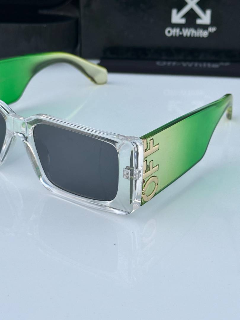 Off whit 1218_transparent_black