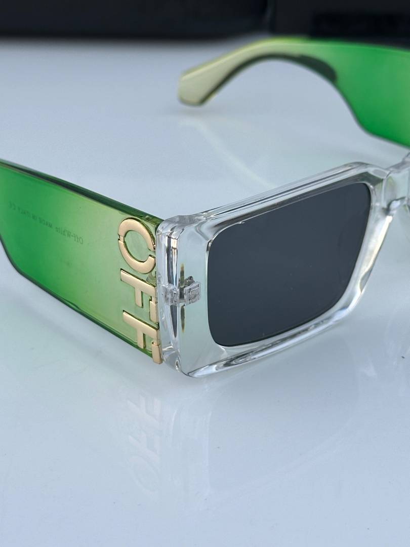 Off whit 1218_transparent_black