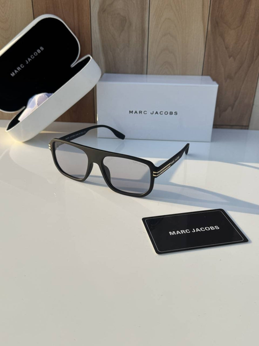 Marc_jacobs_1018_black_plano