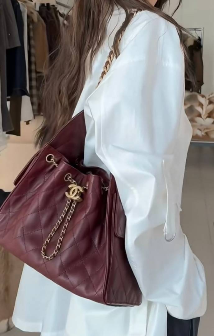 Chanel_CB_25_Wine_Medium_Shoulderbag_With_OriginalBox_CarryBag_DustCover
