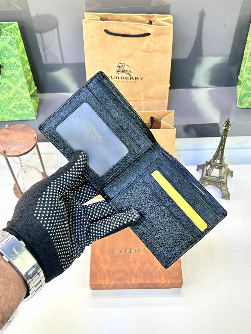 Burberry Black Wallet Fa 52