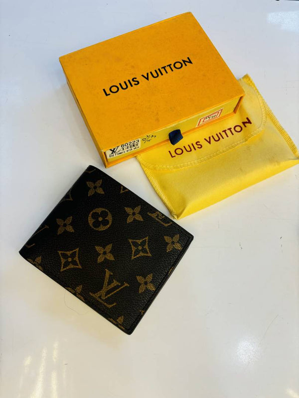 120 LV LOIUS VUTTON PREMIUM QUALITY WALLET