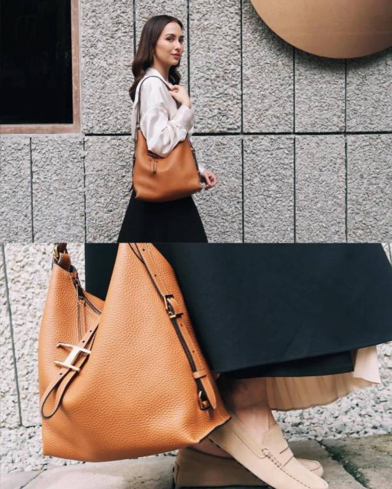 Todds T Timeless Pebble Premium Leather Bag With OG Magnetic Box With Dust Bag (Tan - 1183)