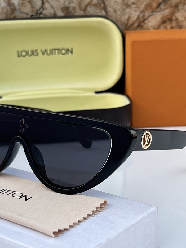 Louis Vuitton_2218_full_black