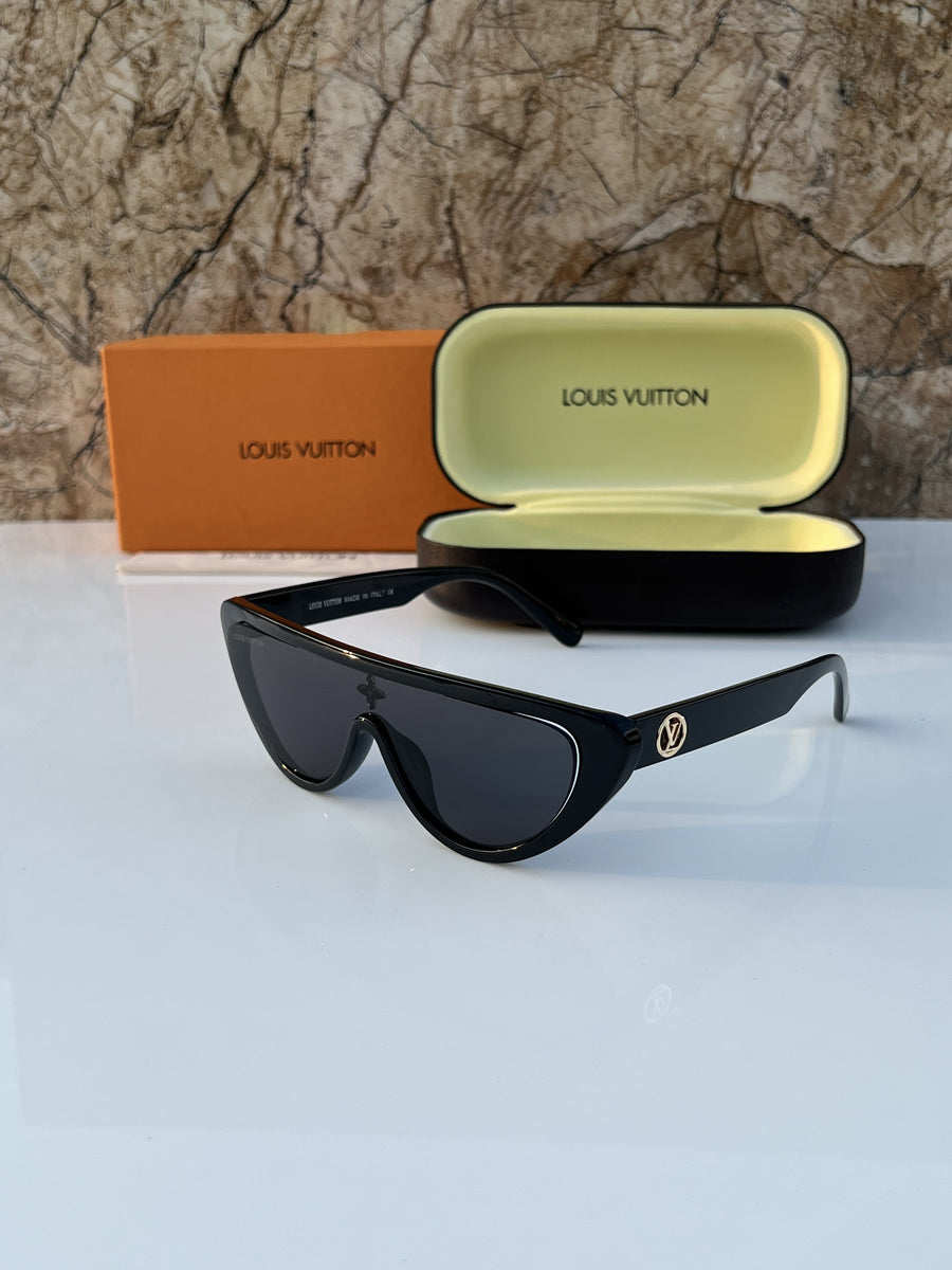 Louis Vuitton_2218_full_black