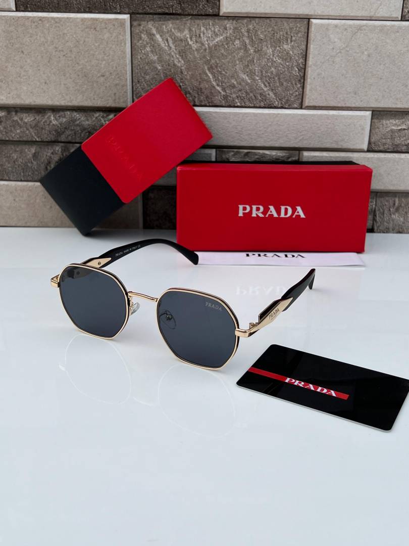 Prada_101_gold_black