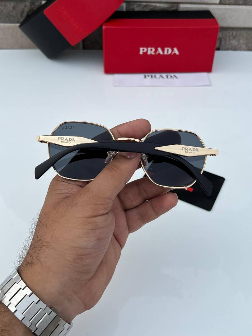 Prada_101_gold_black
