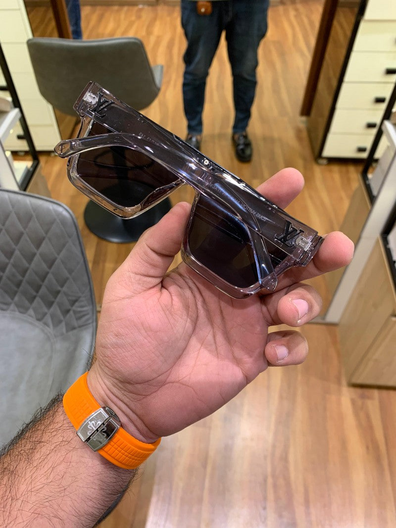 Louis Vuitton_square evidence 1502 grey black