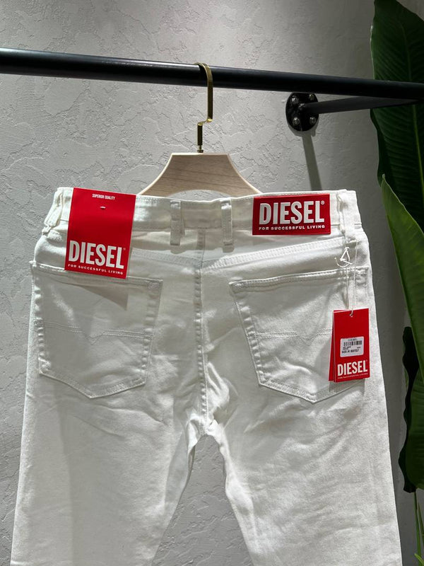 Diesel White Bootcut Fit Premium Imported Fabric Denim with Back pockets Design 4593