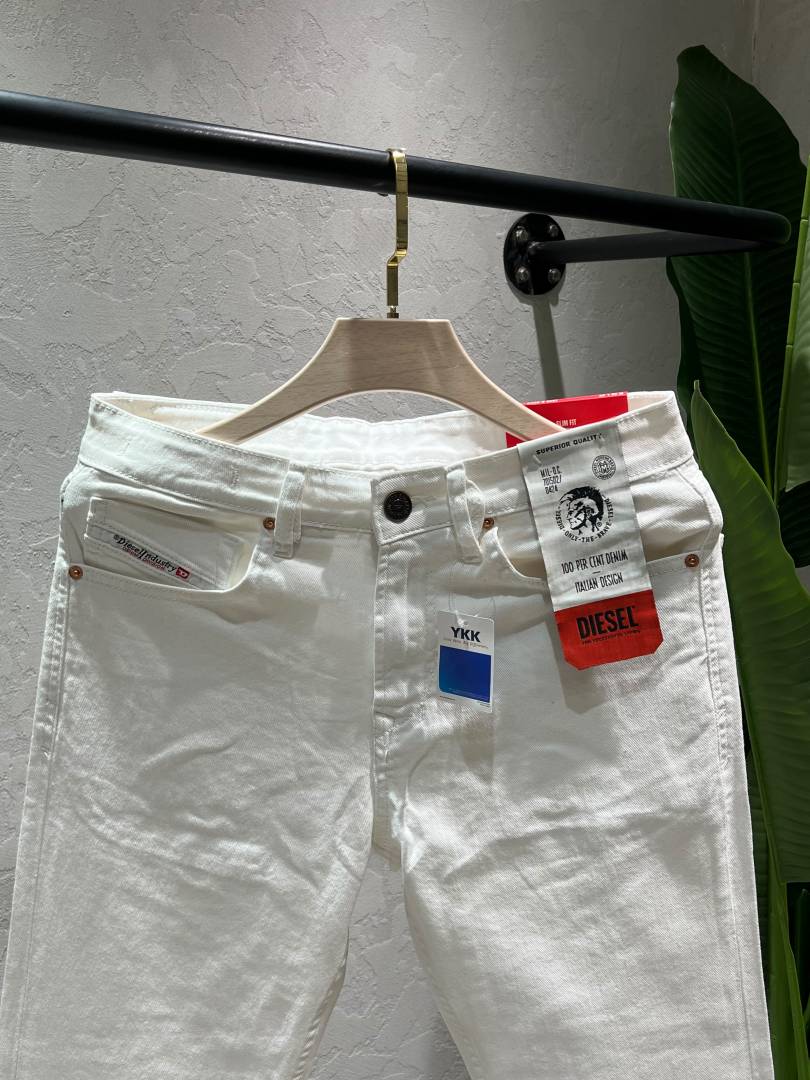 Diesel White Bootcut Fit Premium Imported Fabric Denim with Back pockets Design 4593