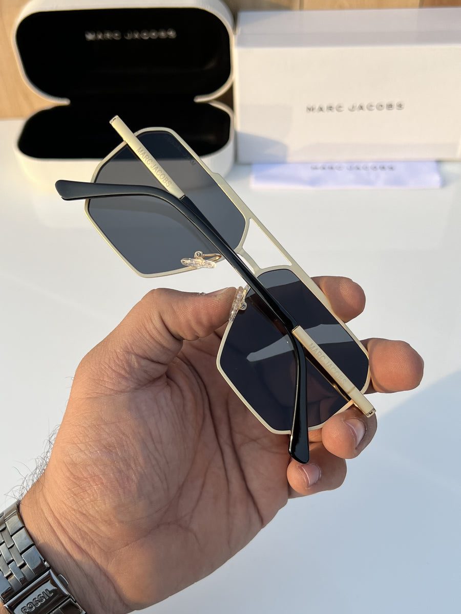 Marc_jacobs_510_gold_black