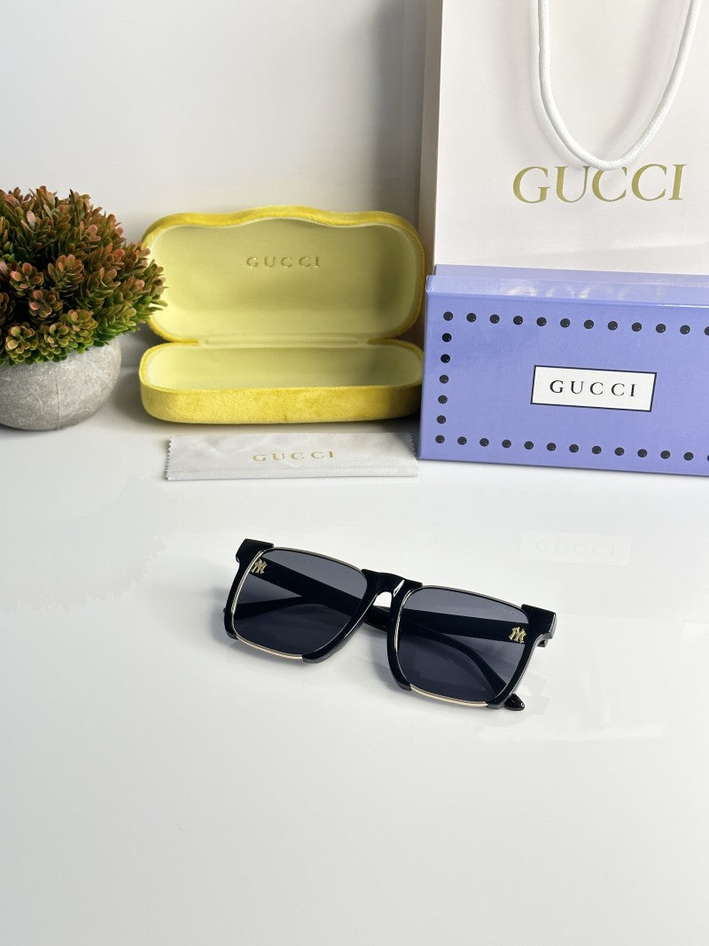 Gucci_New_York_Gold_Black