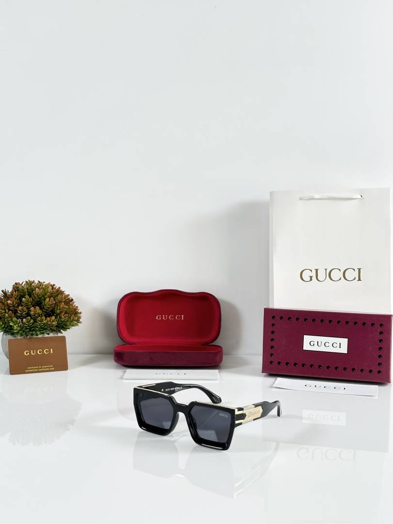 Gucci 02 Gold Black