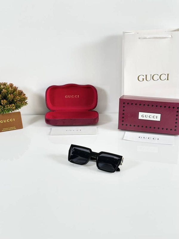 Gucci 02 Gold Black