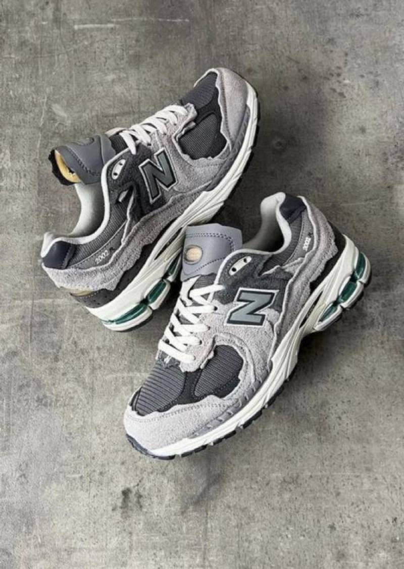 New balancce 2002R Protection Pack Grey 553