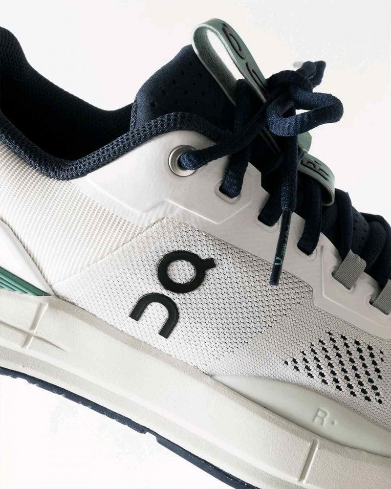 On The Roger Pro Undyed White Aloe 6157