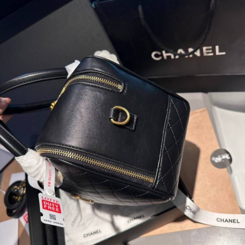 Chanel_Classic_Top_Handle_Premium_Bowling_Bag_With_Dust_Bag_&_Shoulder_Strap_(Black-967)