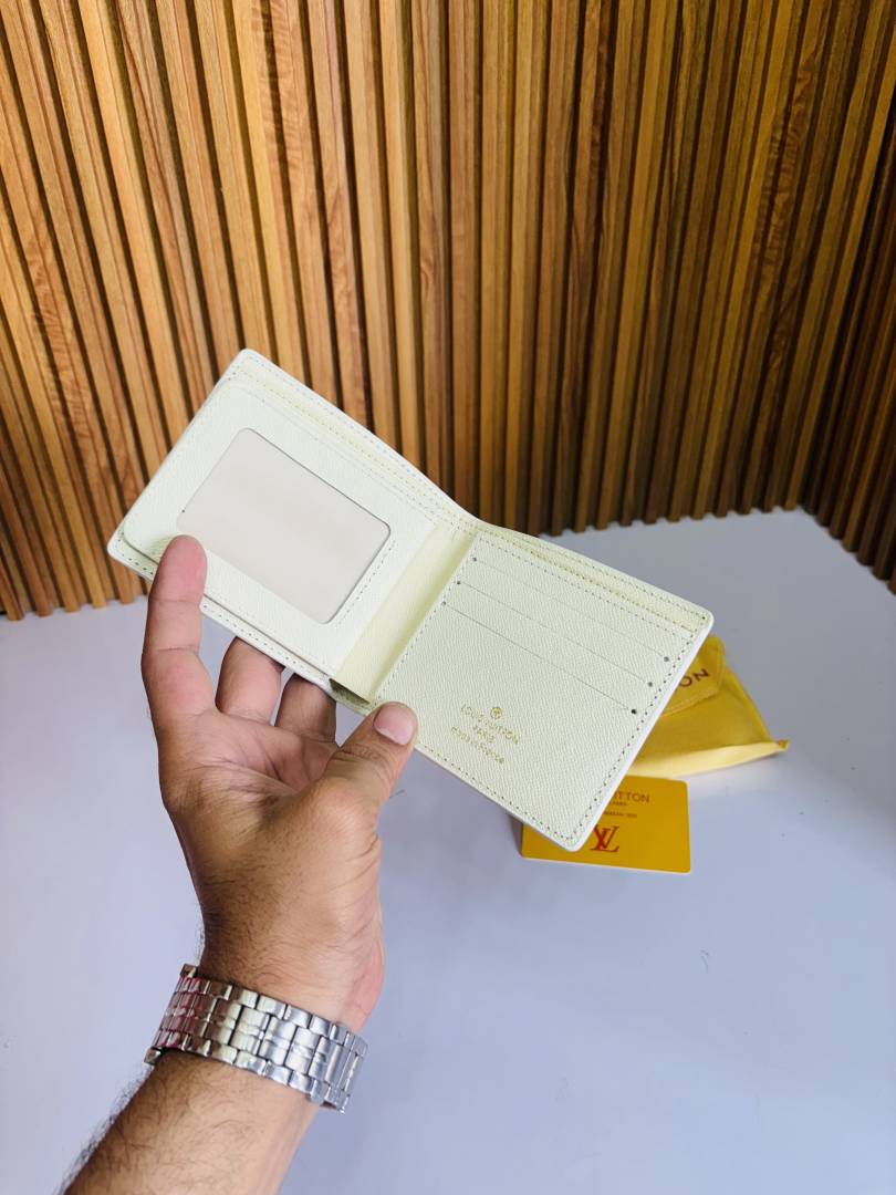 119 LV LOIUS VUTTON PREMIUM QUALITY WALLET