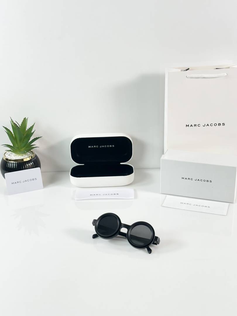 Marc Jacobs Adjustable 8357 Black