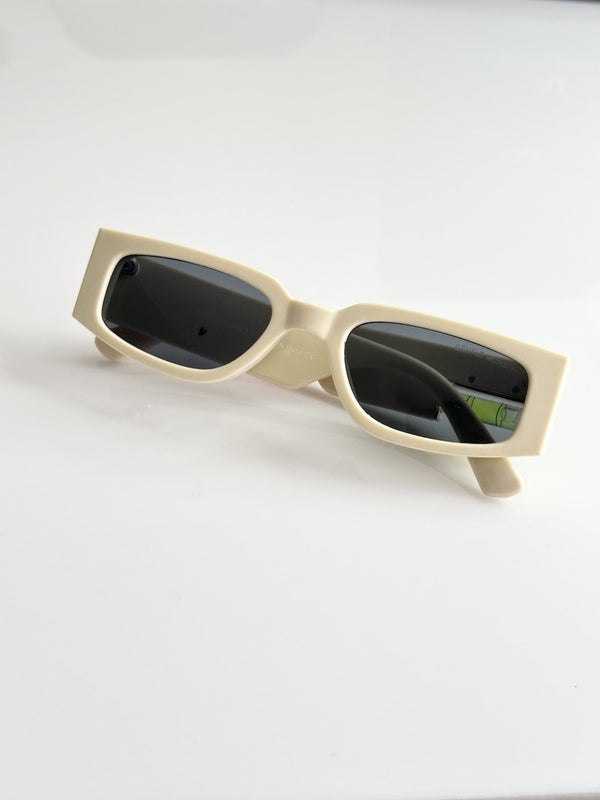 Gentle Monster 21090 Cream Black