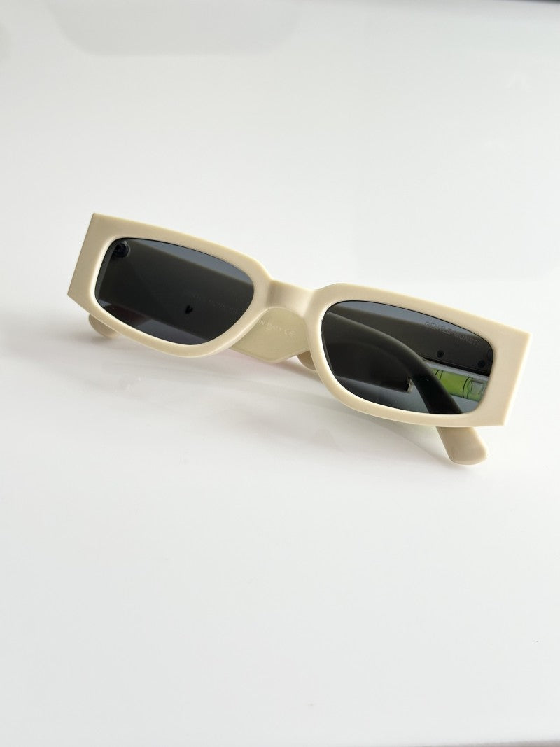 Gentle Monster 21090 Cream Black