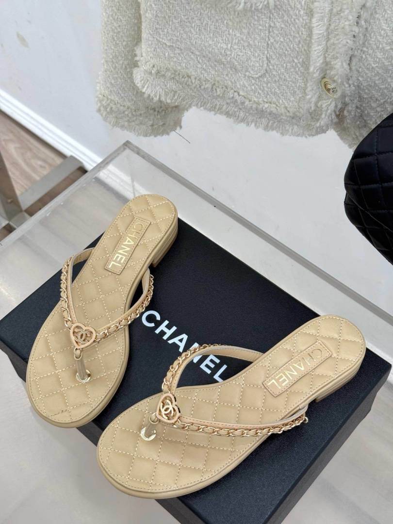 Chanel_Onsale_Thong_Flats_With_OriginalBox