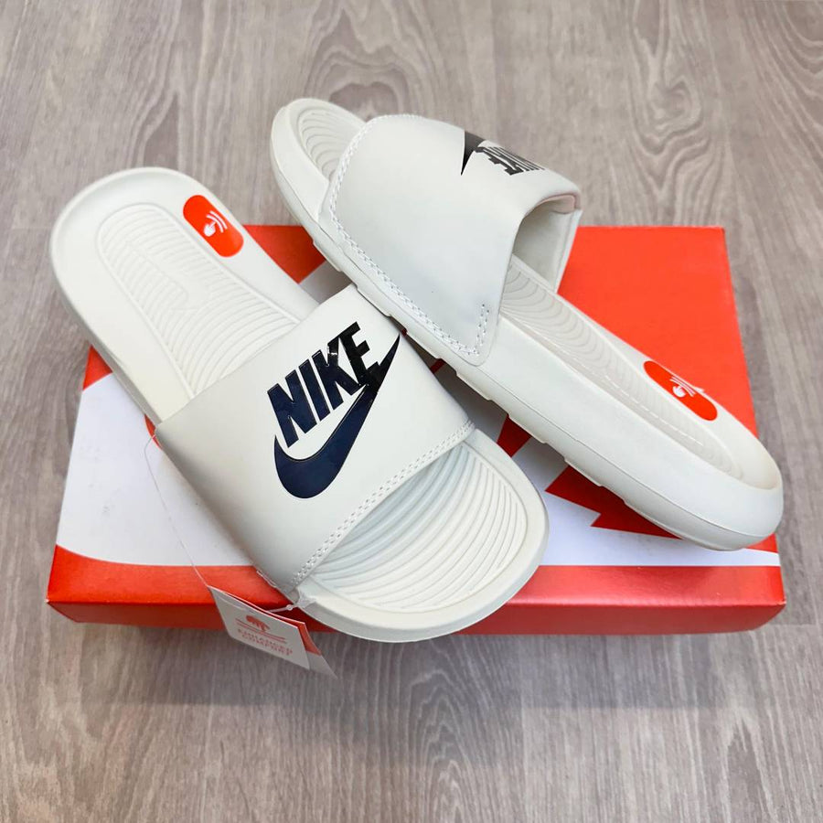 Nike Victori One Cream Black Flip-Flop SE12