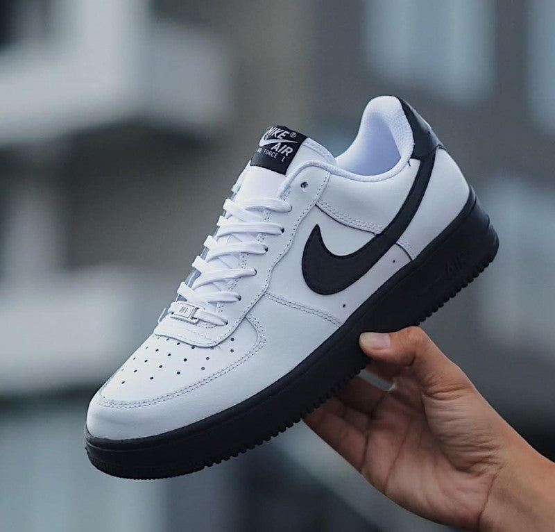 E air force 1 low white black sole