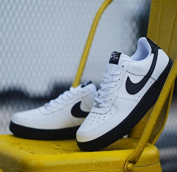 E air force 1 low white black sole