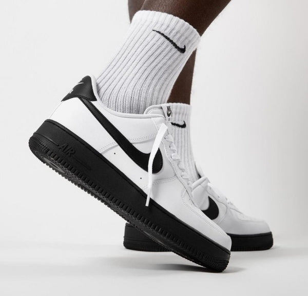 E air force 1 low white black sole