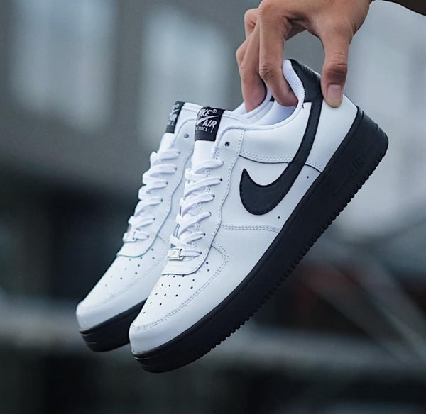 E air force 1 low white black sole
