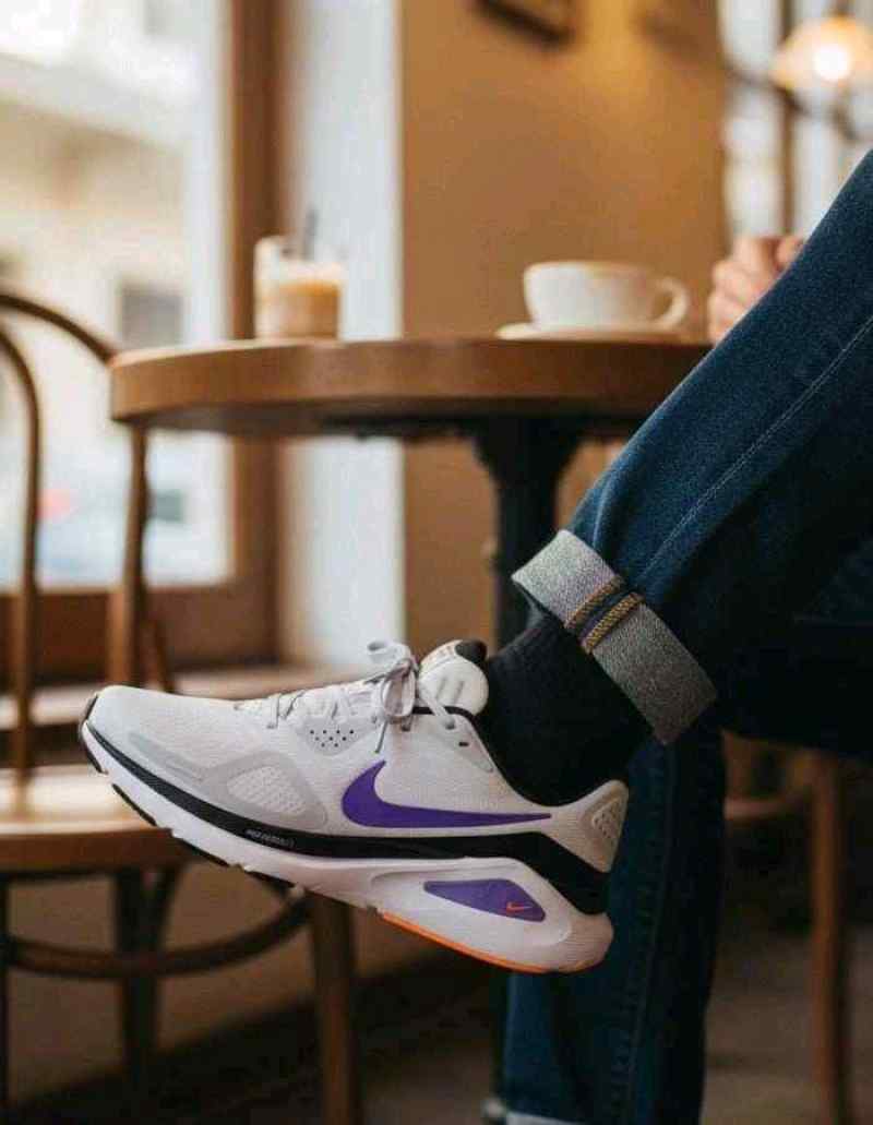 Niikee Air Zoom Structure two tone 610