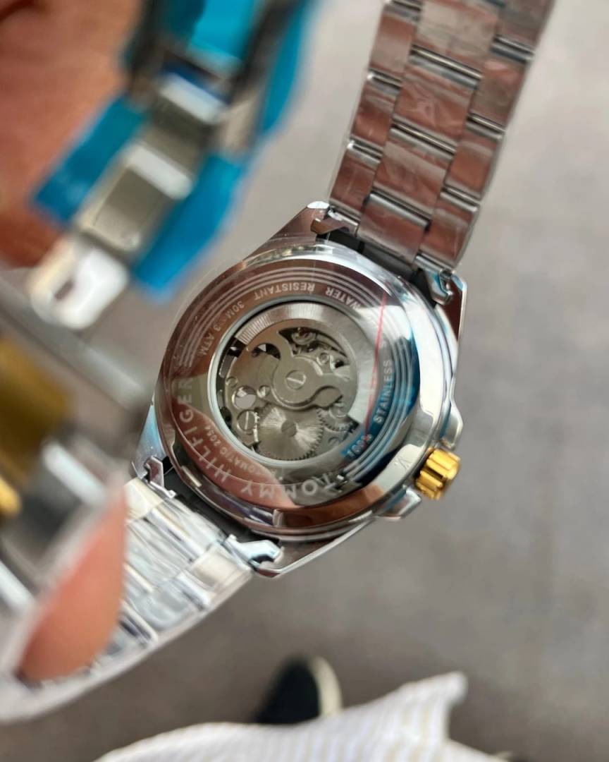 Tommy Hilfigar baked