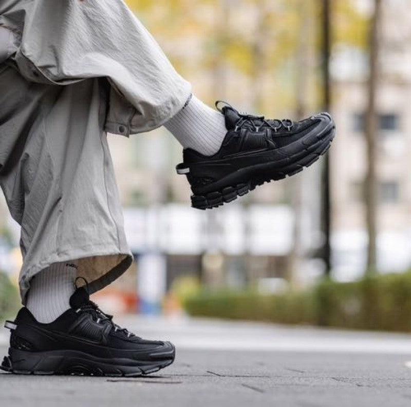 Nike Zoom Vomero Roam triple Black