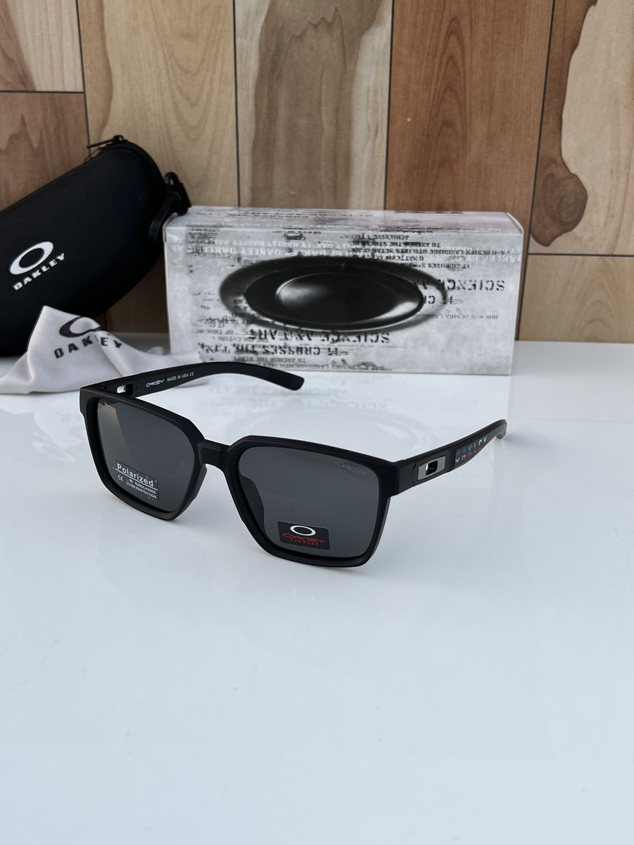 Oakley_3384_black