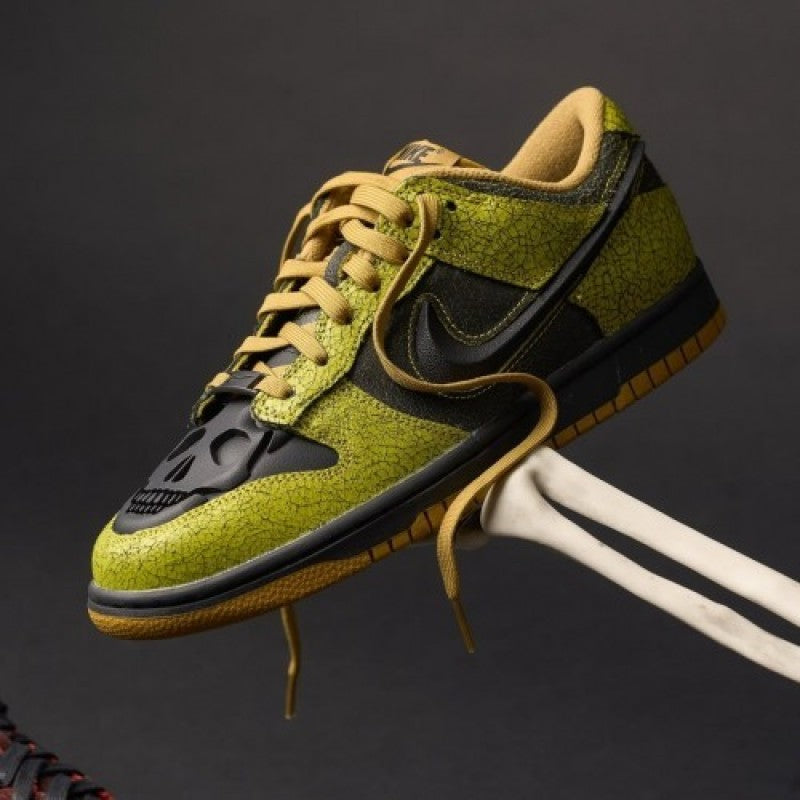 Nike Dunk Low QS Halloween Skull