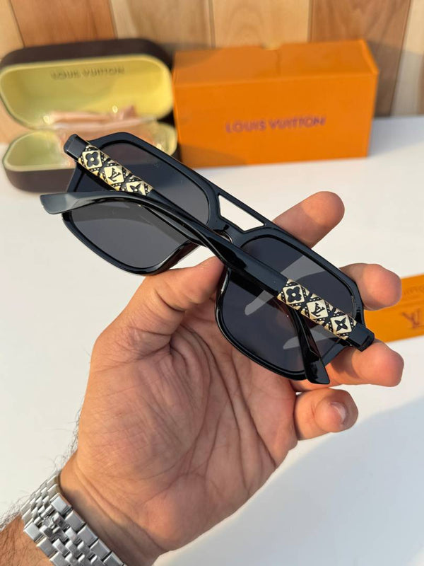 Louis vuittion 2687_black_gold
