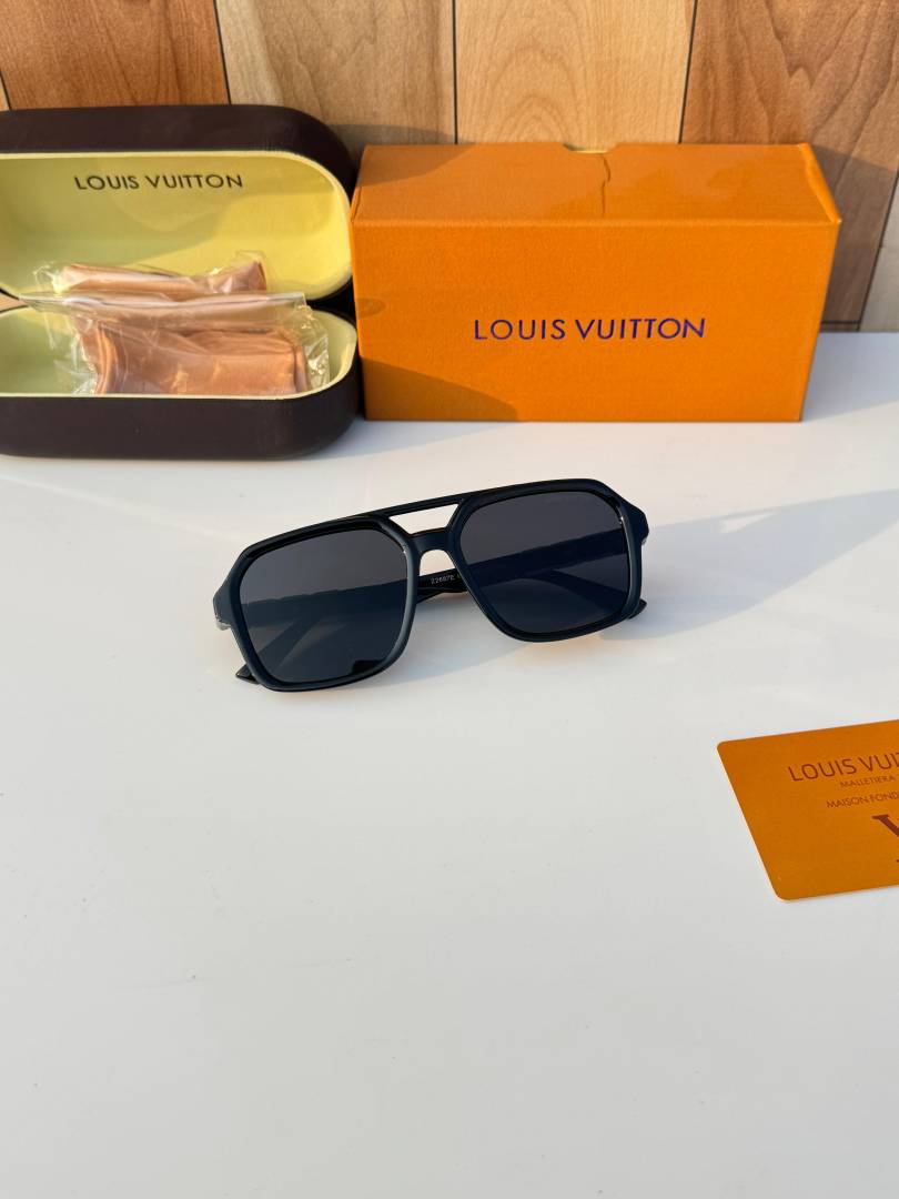 Louis vuittion 2687_black_gold