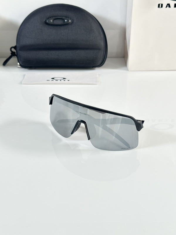 Okley 9463 Black Silver Mercury