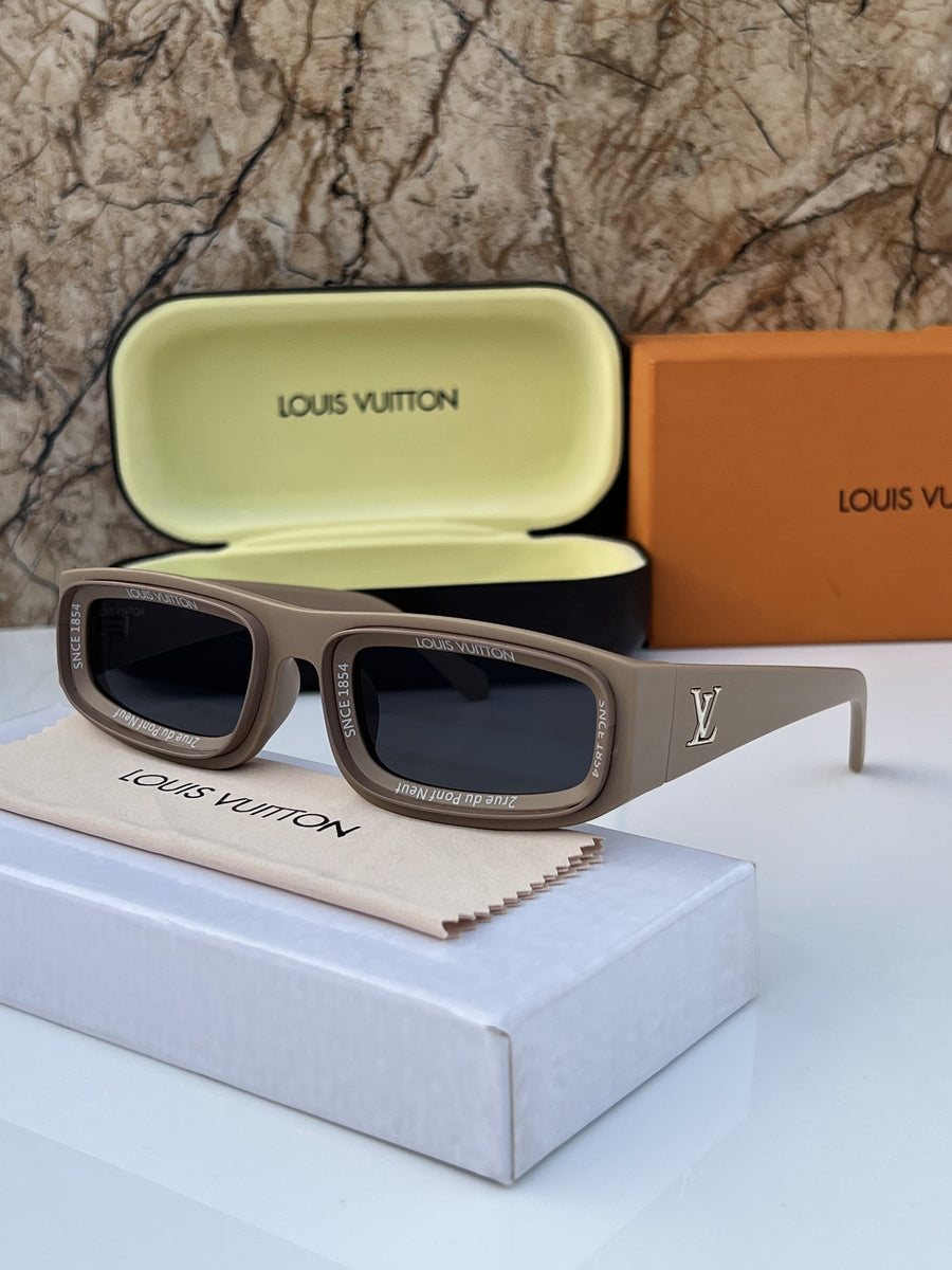 Louis Vuitton_6190_brown