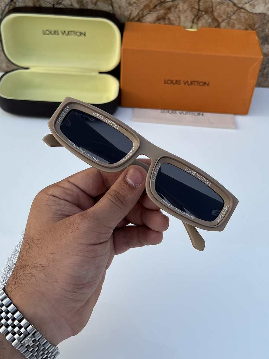 Louis Vuitton_6190_brown