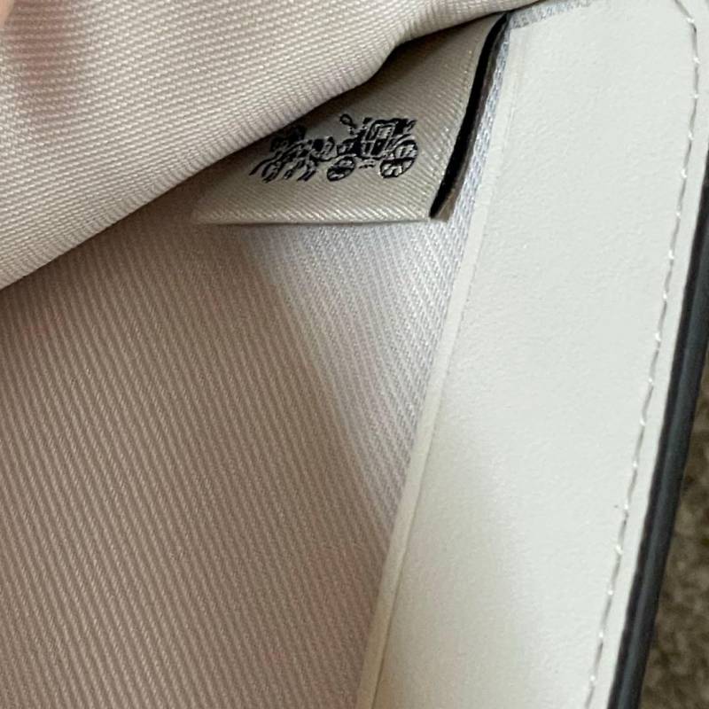Coach_Premium_Strawberry_Emboss_Highend_Wallet_With_OriginalBox_DustCover_Packing