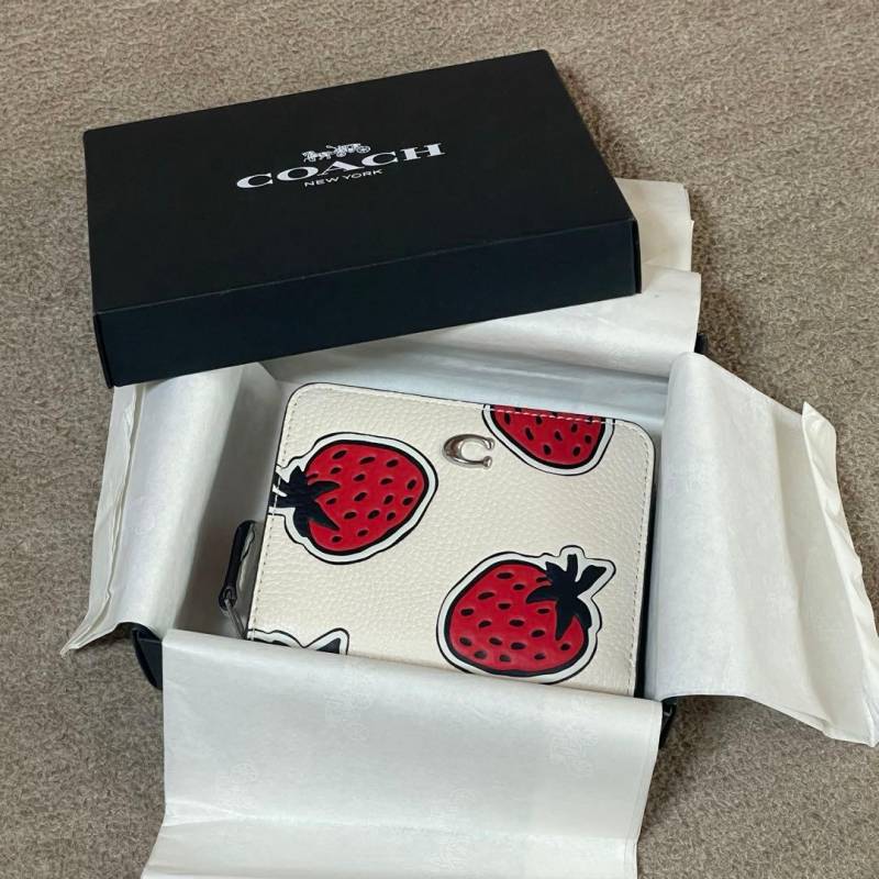 Coach_Premium_Strawberry_Emboss_Highend_Wallet_With_OriginalBox_DustCover_Packing