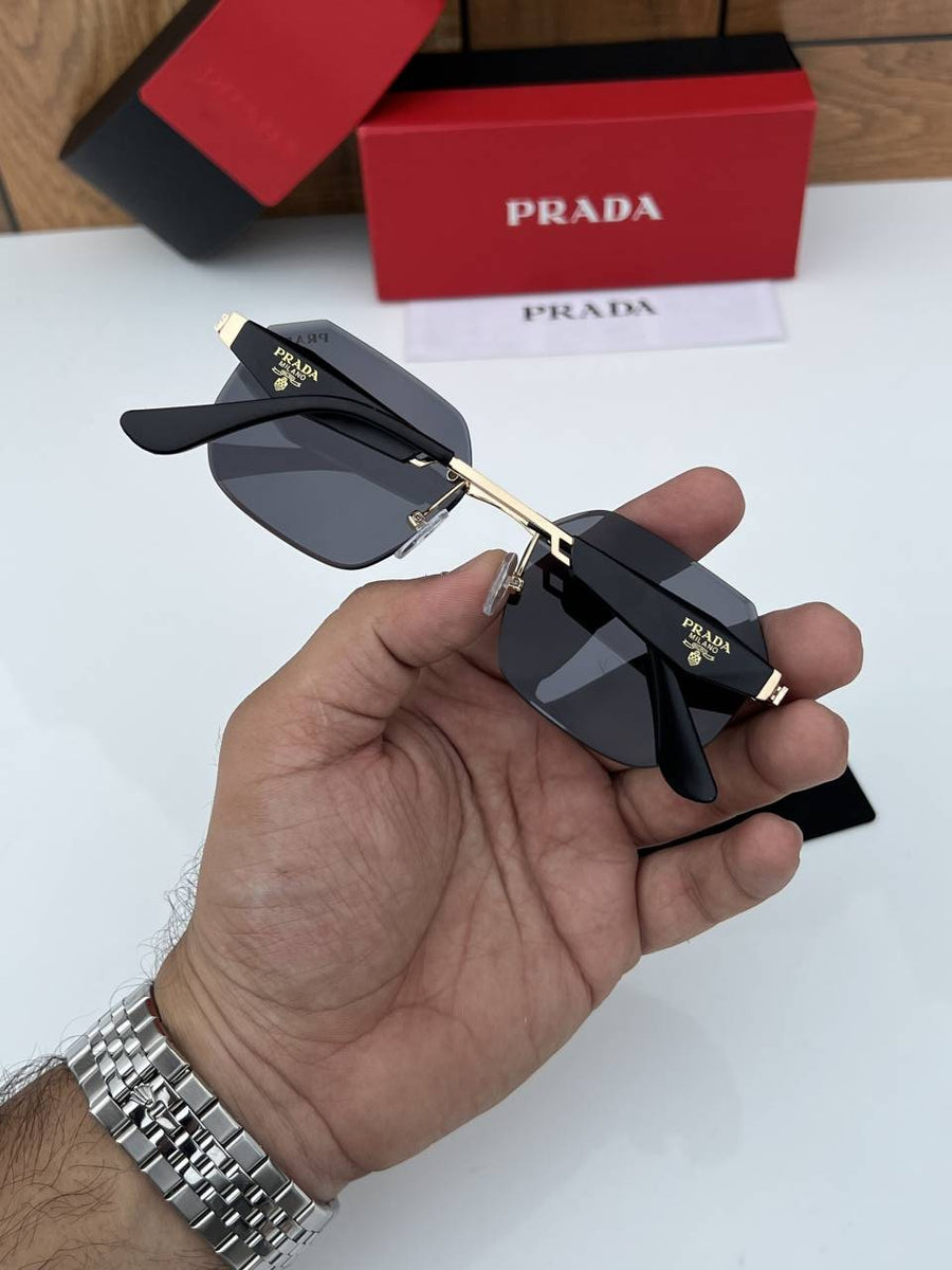 Prada_5703_gold_black