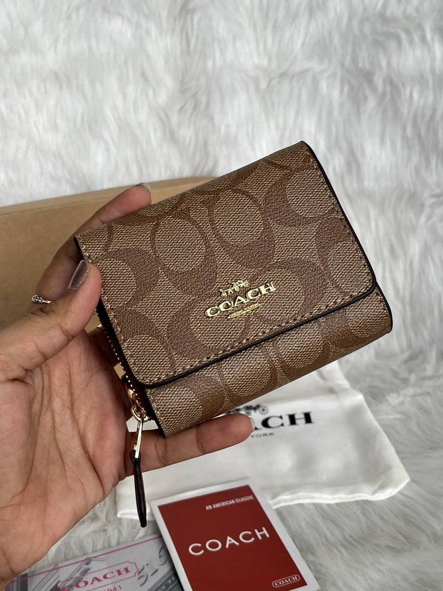 Coach_1-4_Premium_Flap_Wallet_With_OriginalBox_DustCover_Highend_Coded