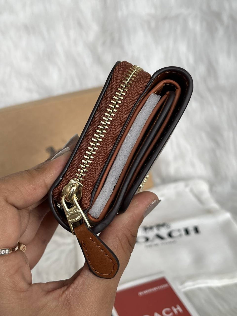 Coach_1-4_Premium_Flap_Wallet_With_OriginalBox_DustCover_Highend_Coded