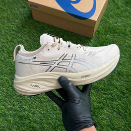 Asiccss. Gel-Nimbus 26 Feather Grey Black