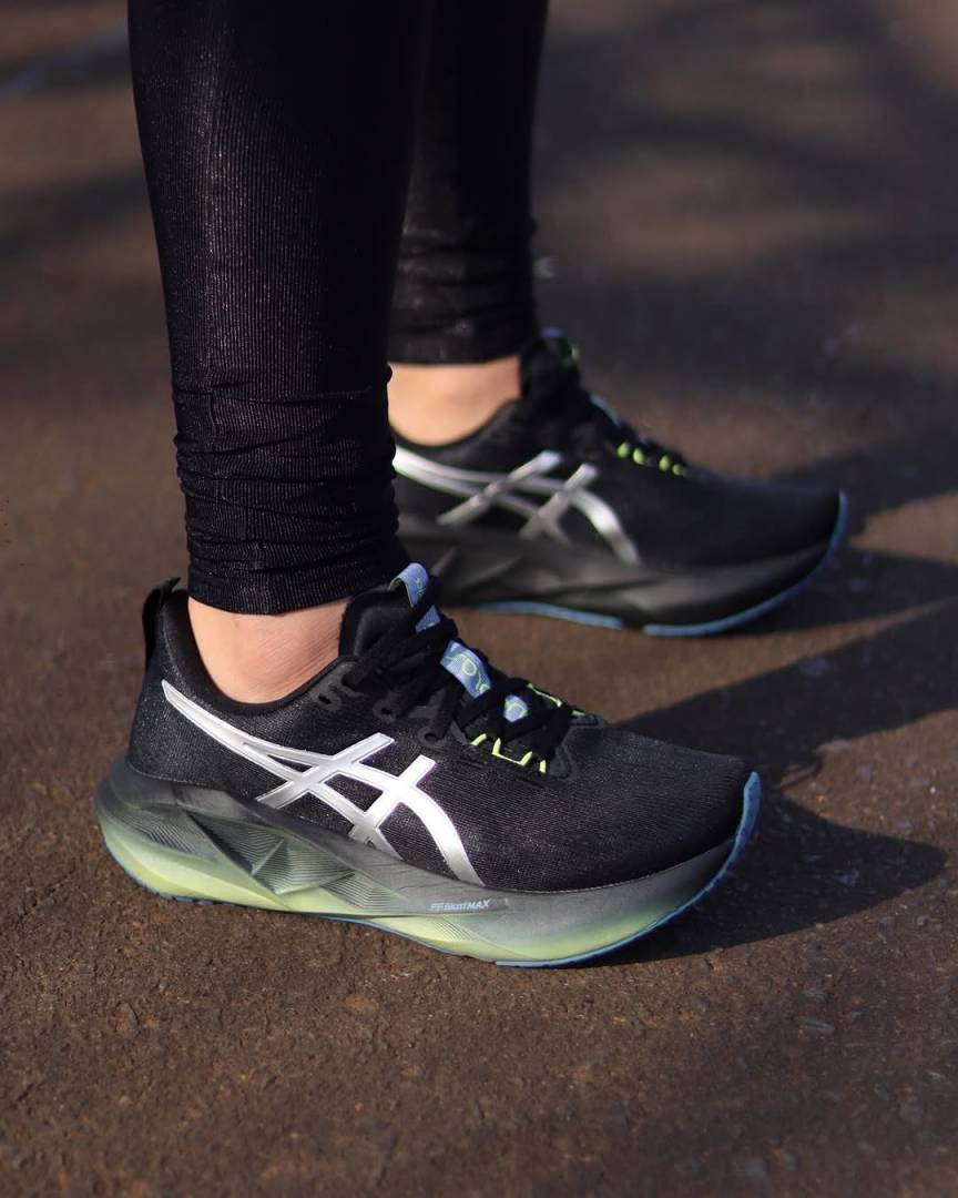 Asics Novablast 5 Luxe Black 705