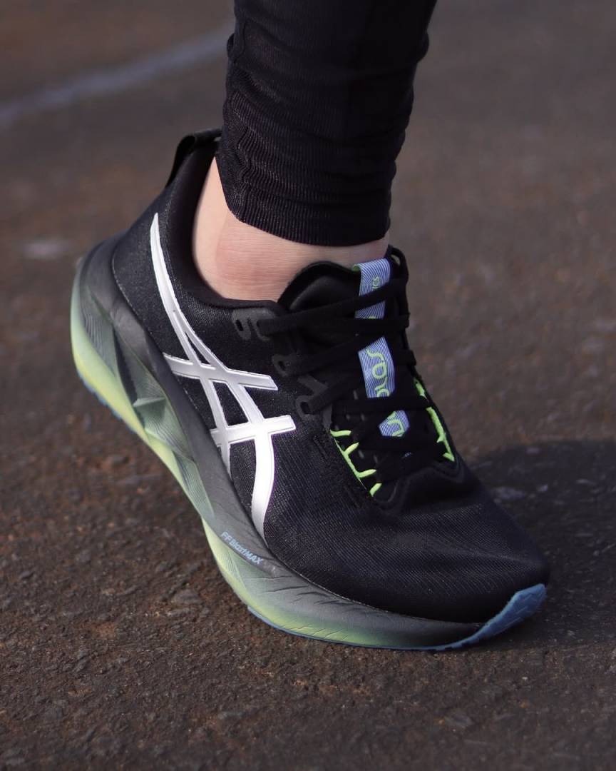 Asics Novablast 5 Luxe Black 705